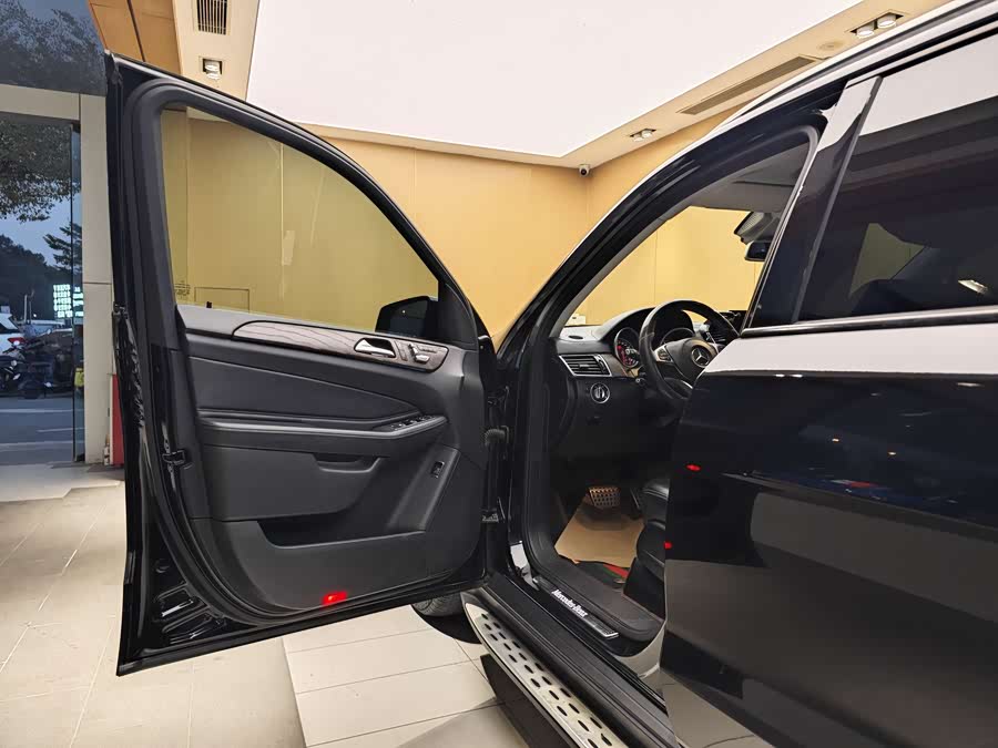 Mercedes-Benz GLE Class 2016 car image #8