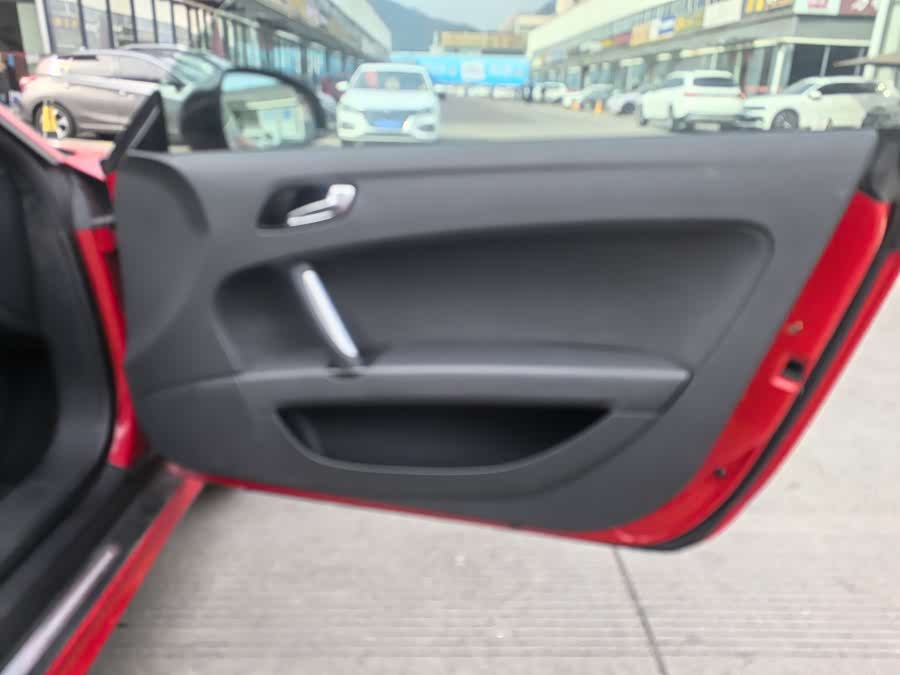 Audi TT 2010 car image #8