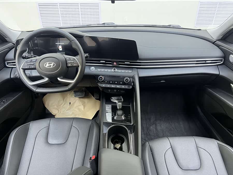 Hyundai Elantra 2024 car image #8