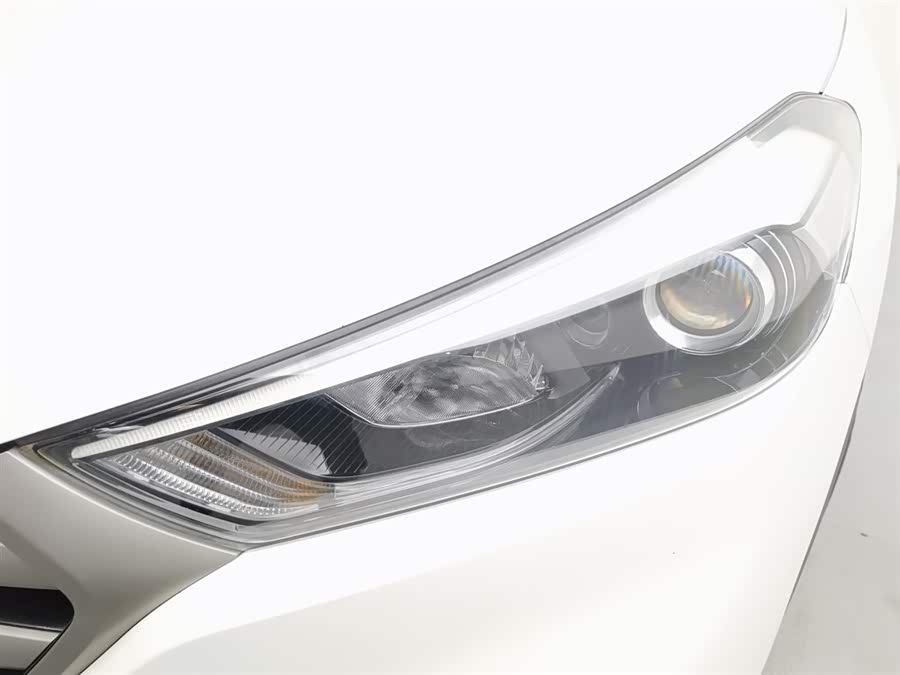Hyundai Tucson 2016 car image #8