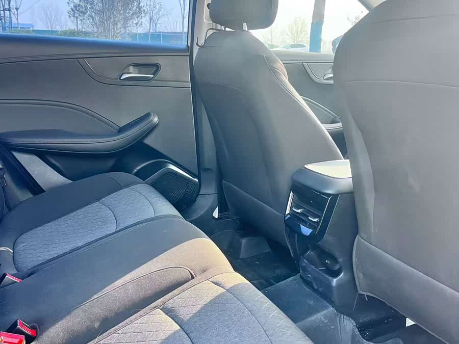 Roewe i5 2024 car image #8