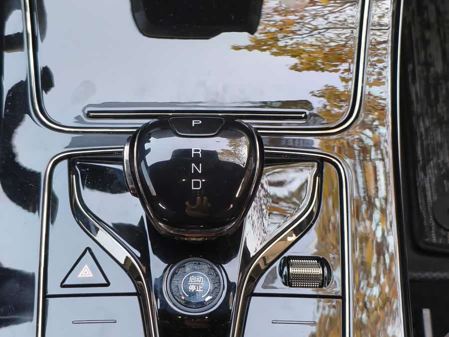 BYD Han 2025 car image #8