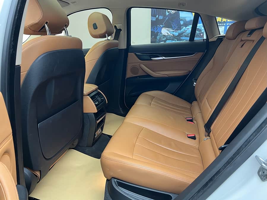 BMW X6 2018 imagem de carro #8