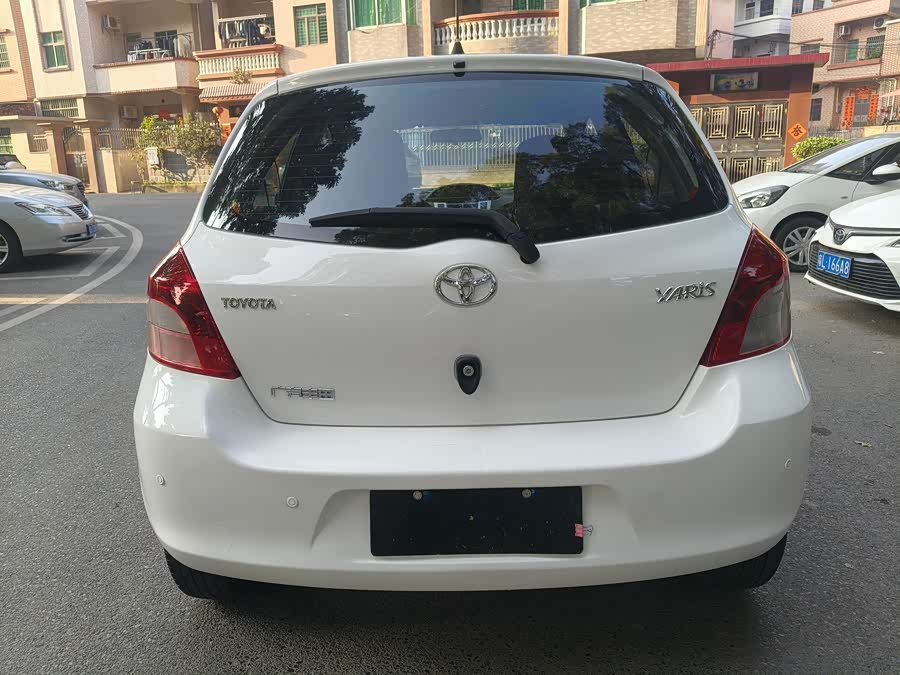 Toyota Yaris 2011 imagen de coche #8