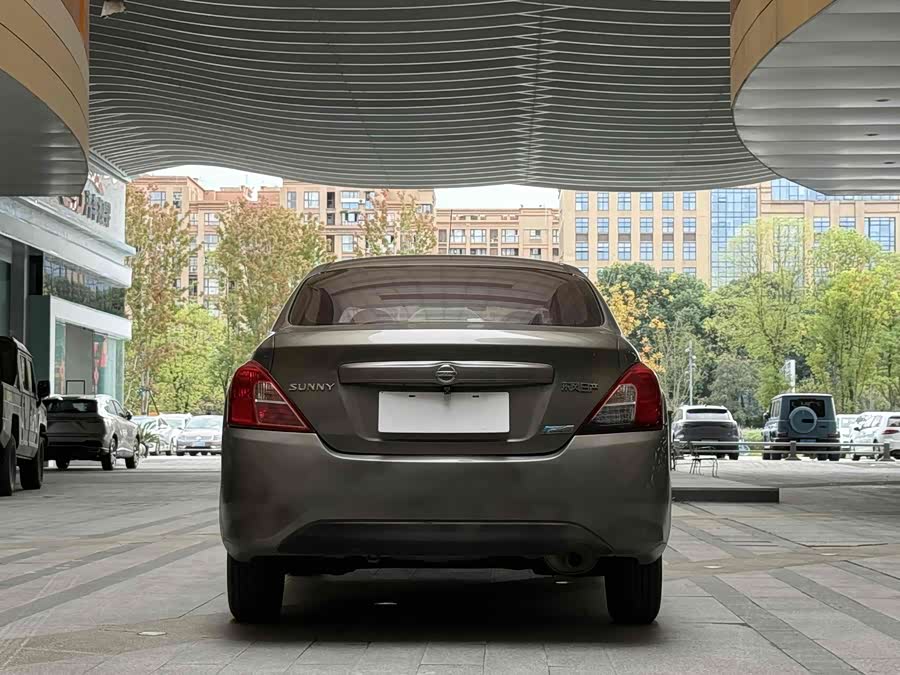 Nissan Sunny 2016 car image #8
