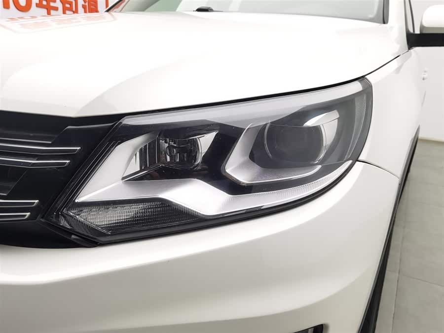 Volkswagen Tiguan 2019 car image #8