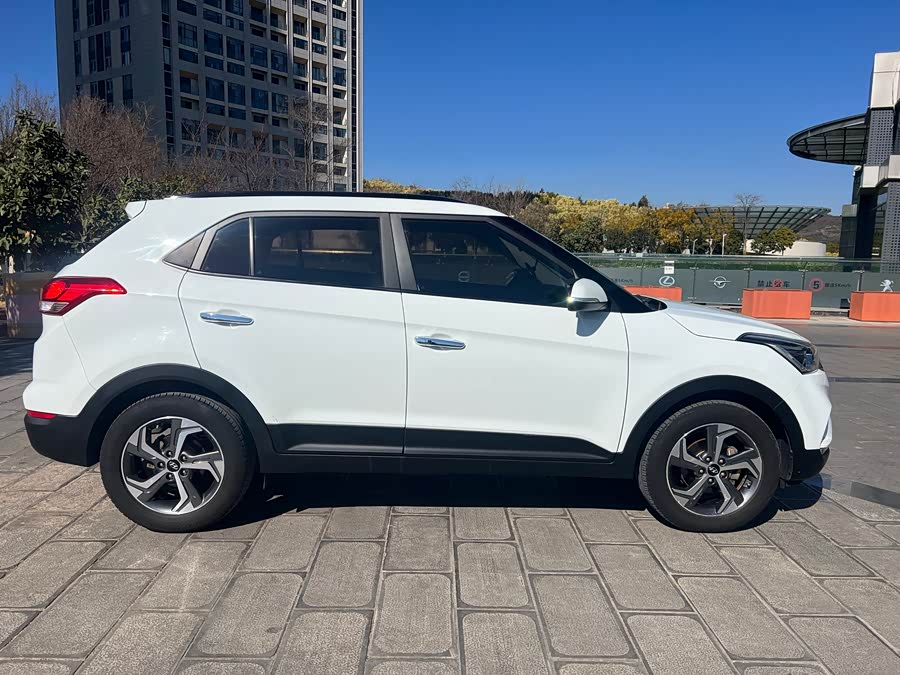 Hyundai ix25 2019 #8 Hyundai ix25 2019 car image #8