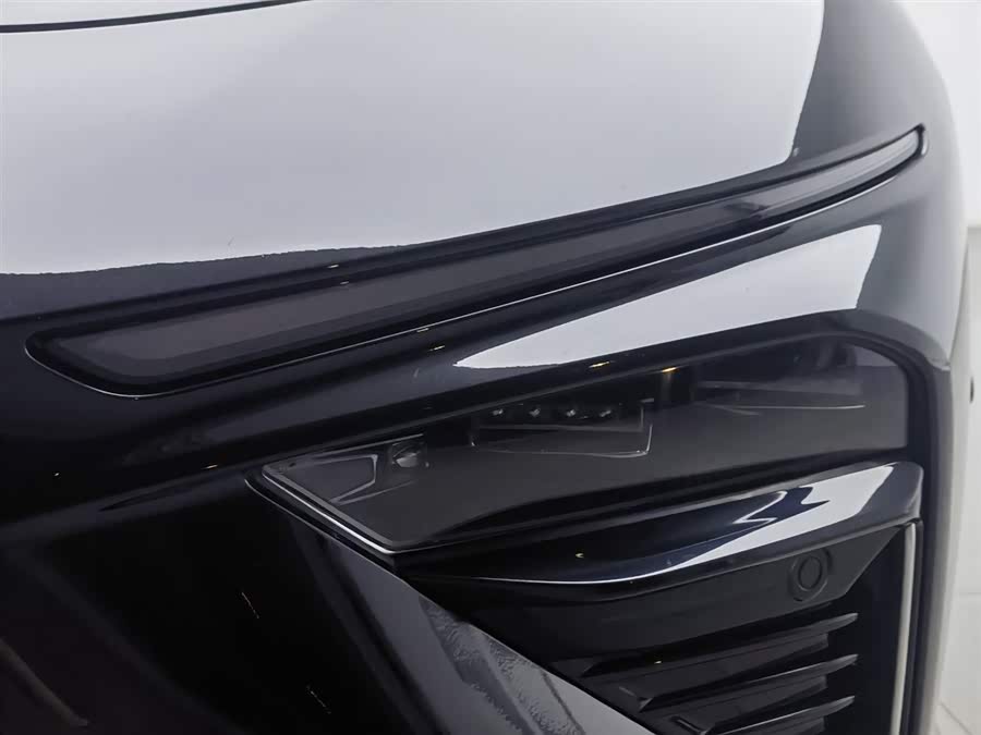 哪吒汽车 哪吒S 2023 汽车图片 #8