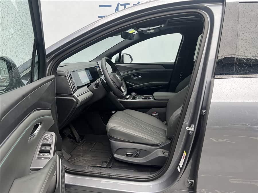 BYD SongL DM-i 2025 #8 BYD SongL DM-i 2025 car image #8