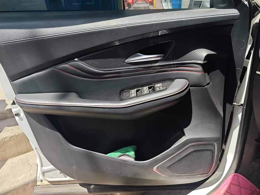 Forthing T5 EVO 2021 car image #8