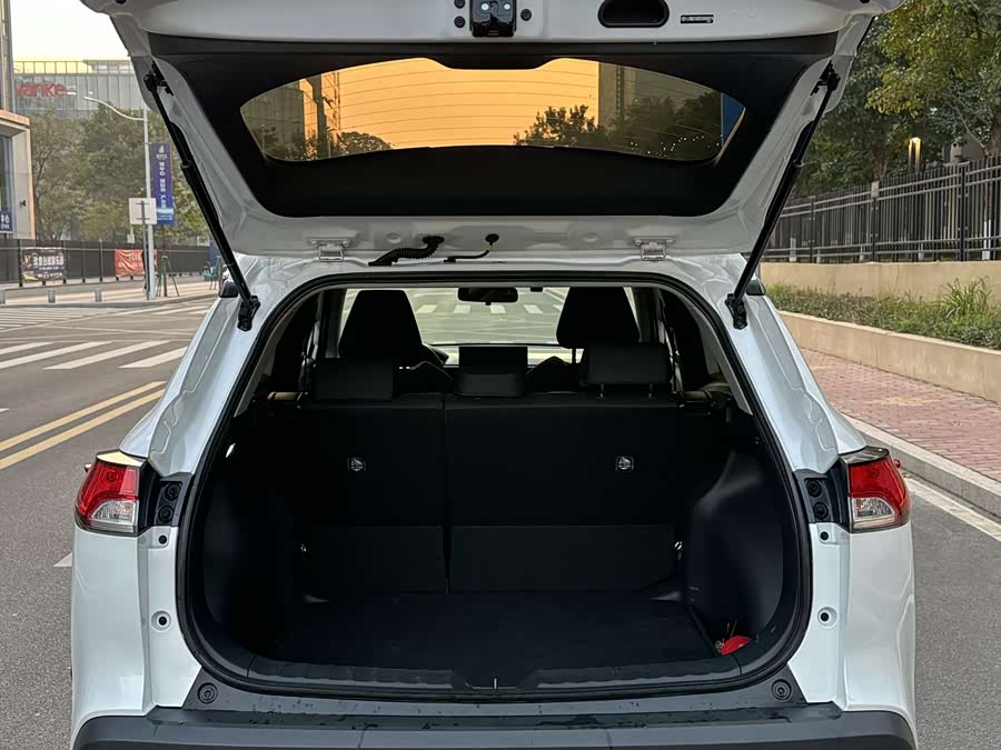 Toyota Corolla Cross 2025 immagine di auto #8