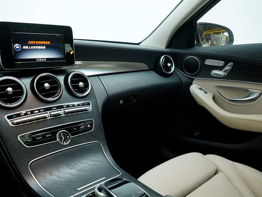 Mercedes-Benz C Class 2015 car image #8