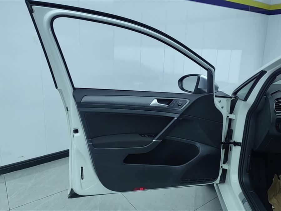 Volkswagen Golf (Imported) 2019 imagem de carro #8