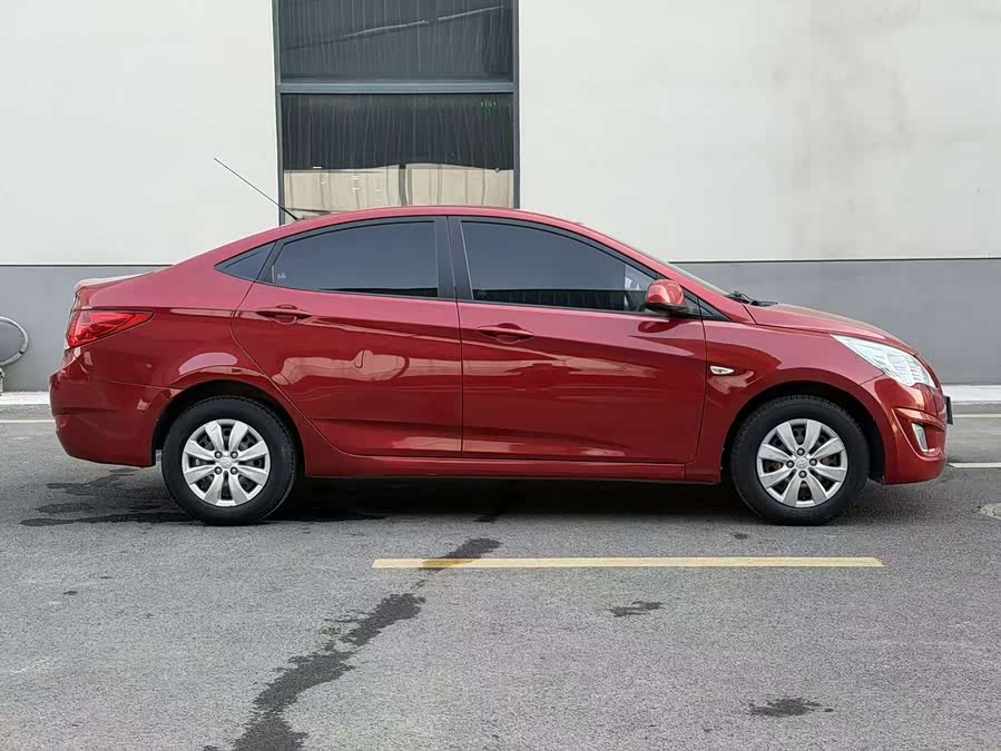 Hyundai Reina 2012 car image #8