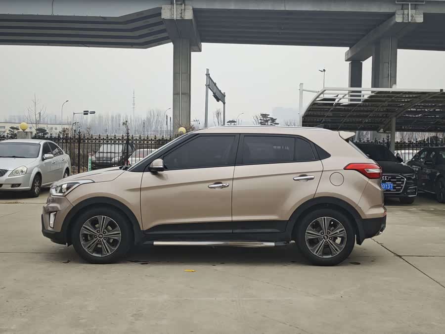 Hyundai ix25 2015 #8 Hyundai ix25 2015 car image #8