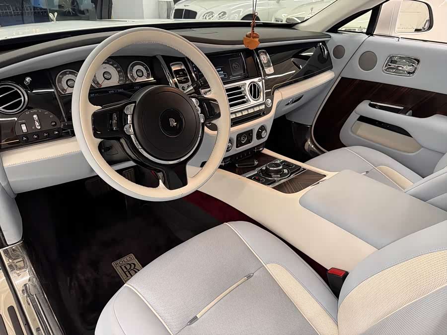 Denza Wraith 2014 car image #8