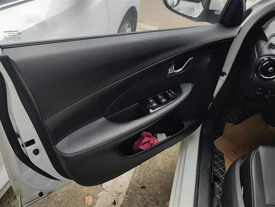 Changan Alsvin 2018 #8 Changan Alsvin 2018 car image #8