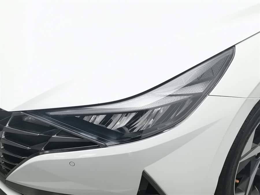 Hyundai Elantra 2022 car image #8