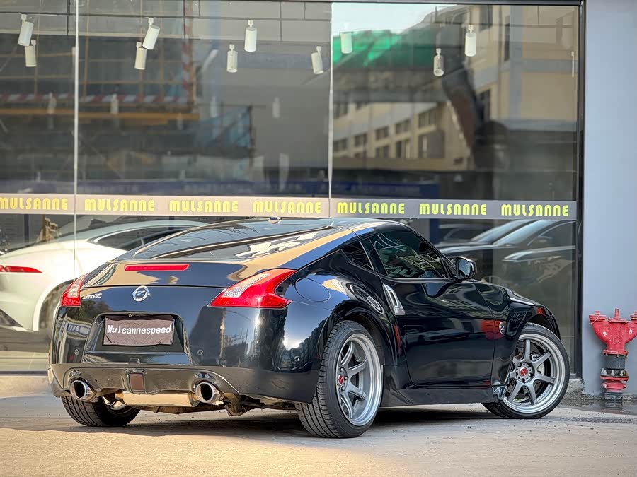 Nissan 2011 car image #8