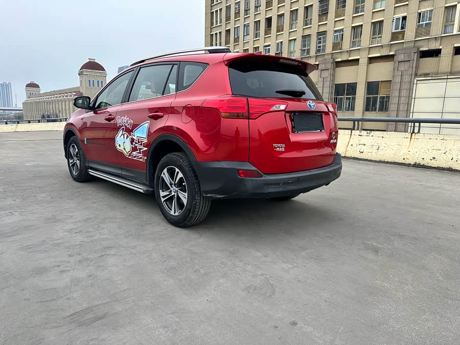 Toyota RAV4 2015 #8 Toyota RAV4 2015 car image #8