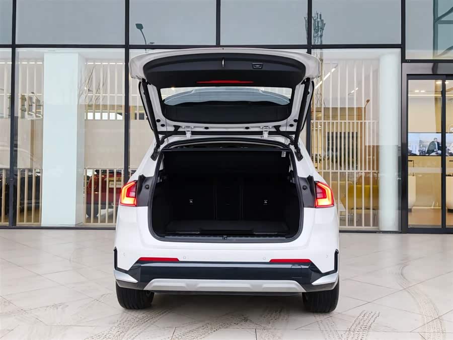 BMW iX1 2025 صورة سيارة #8