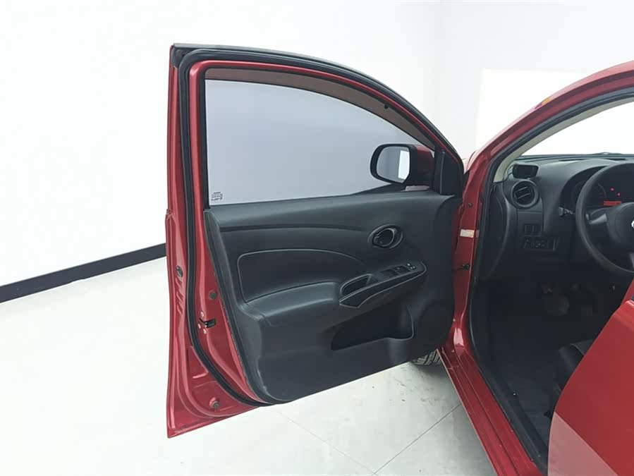 Nissan Sunny 2011 car image #8