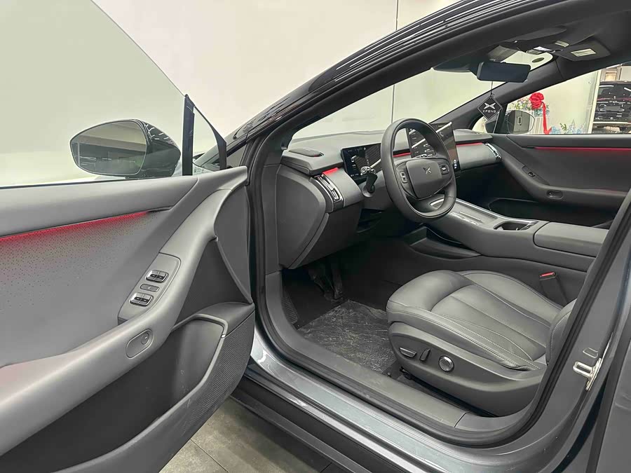 Xpeng P7+ 2025 car image #8