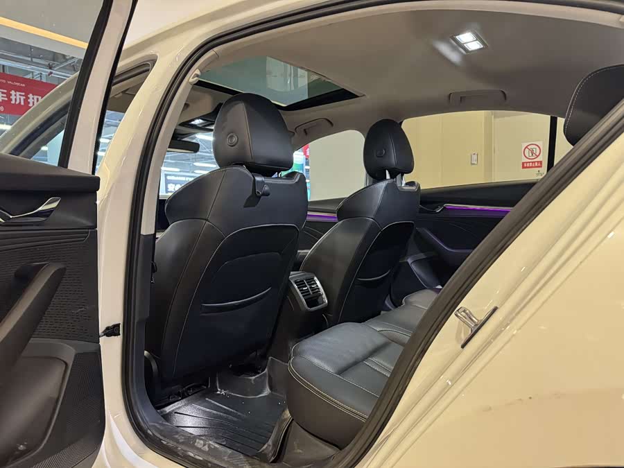 Skoda Octavia 2022 car image #8