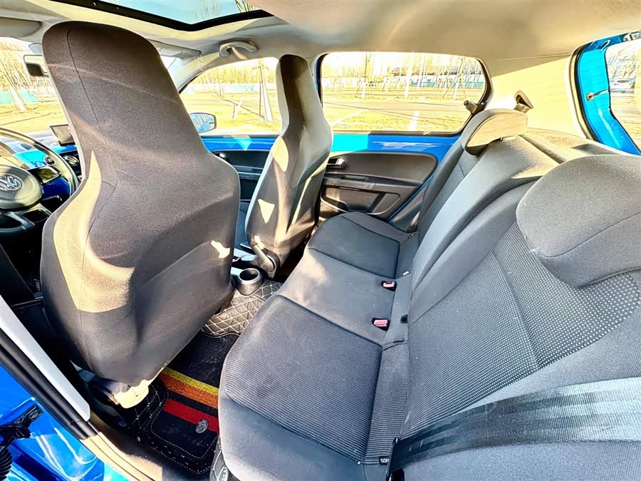 Volkswagen up! 2016 immagine di auto #8