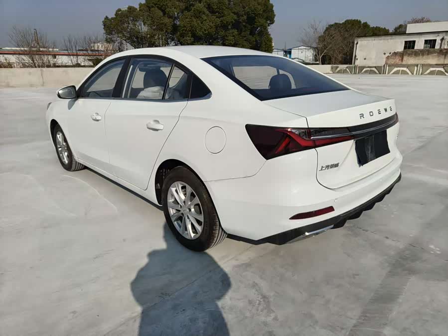 Roewe i5 2025 #8 Roewe i5 2025 car image #8