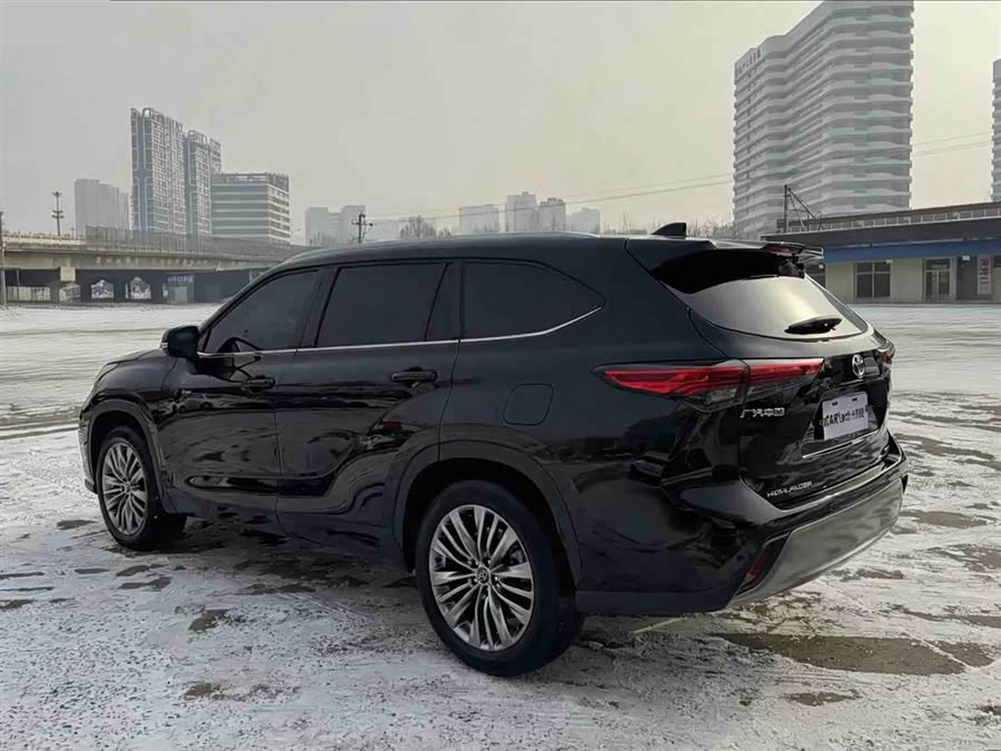 Toyota Highlander 2025 car image #8