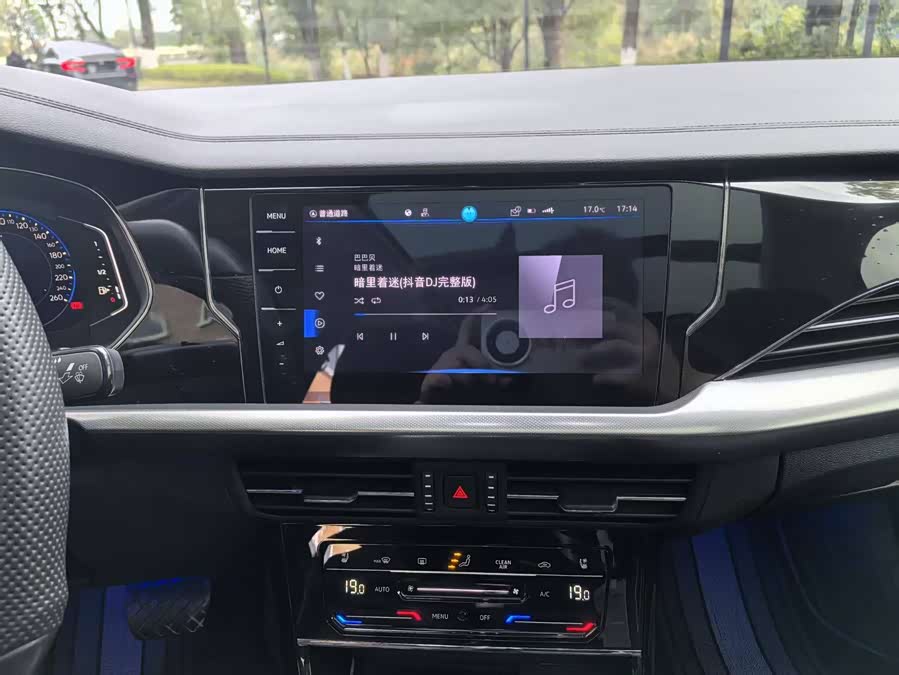 Volkswagen Passat 2024 immagine di auto #8