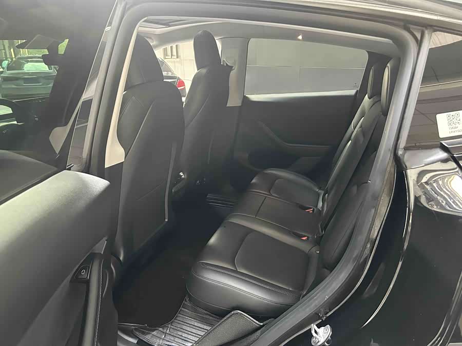 Tesla Model Y 2021 car image #8