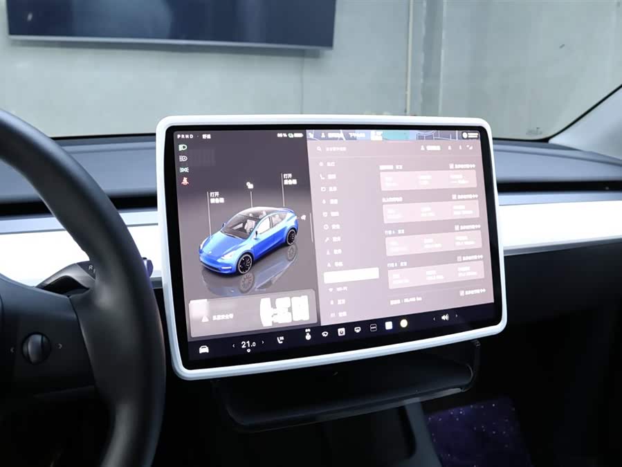 Tesla Model Y 2023 car image #8
