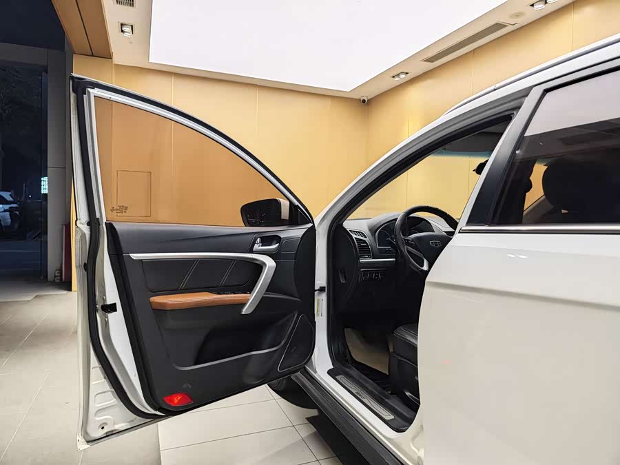GEELY Emgrand 2015 car image #8