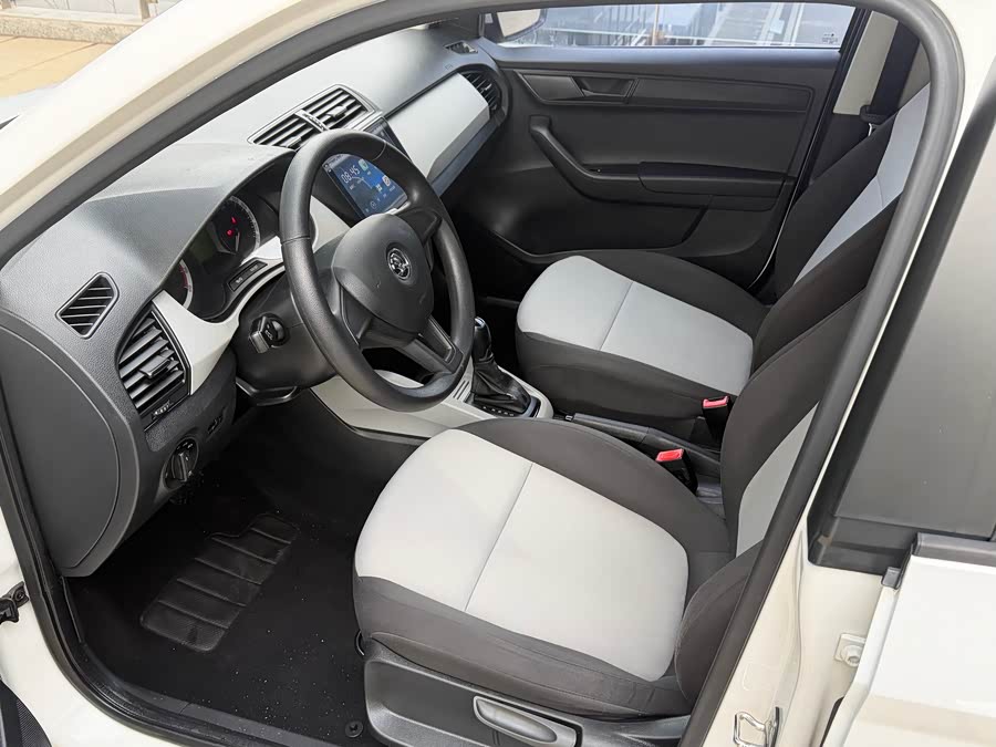 Skoda Fabia 2018 صورة سيارة #8