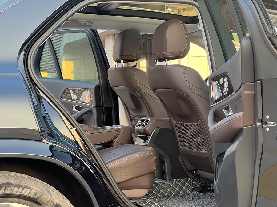 Mercedes-Benz GLE Class 2023 car image #8