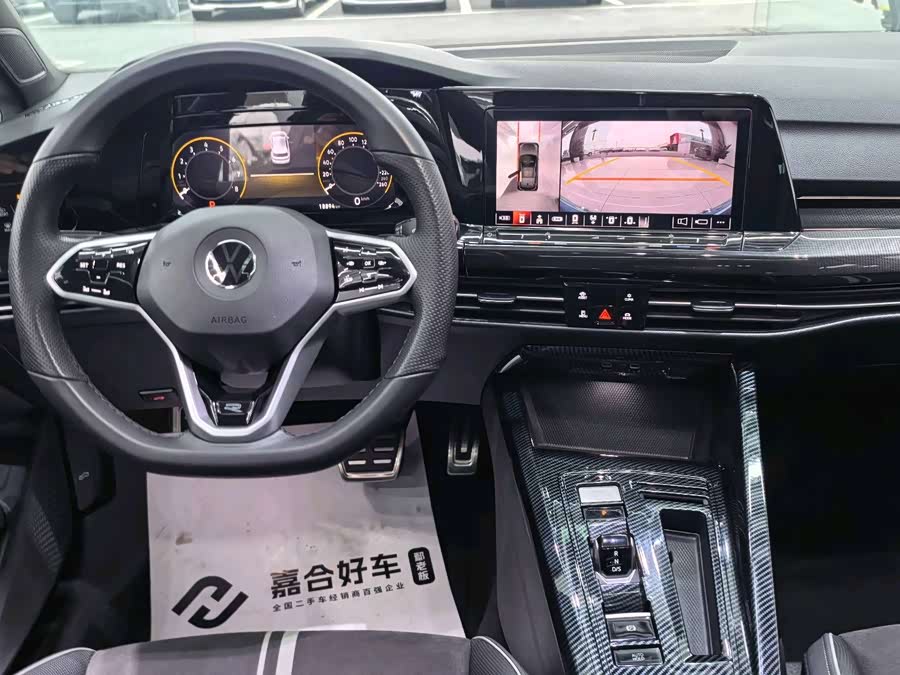 Volkswagen Golf 2024 car image #8