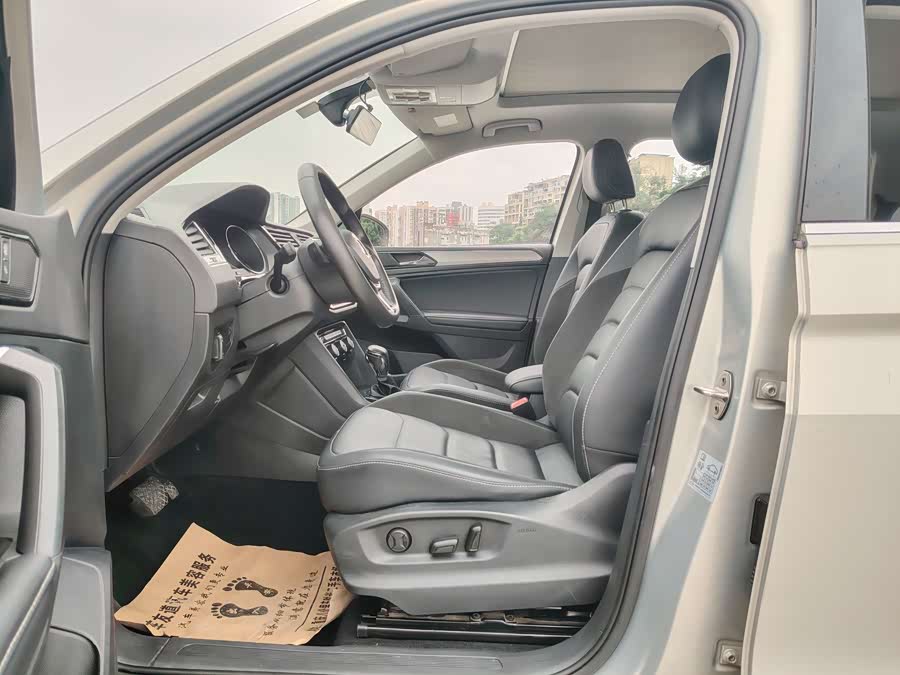 Volkswagen Tiguan L 2018 #8 Volkswagen Tiguan L 2018 car image #8