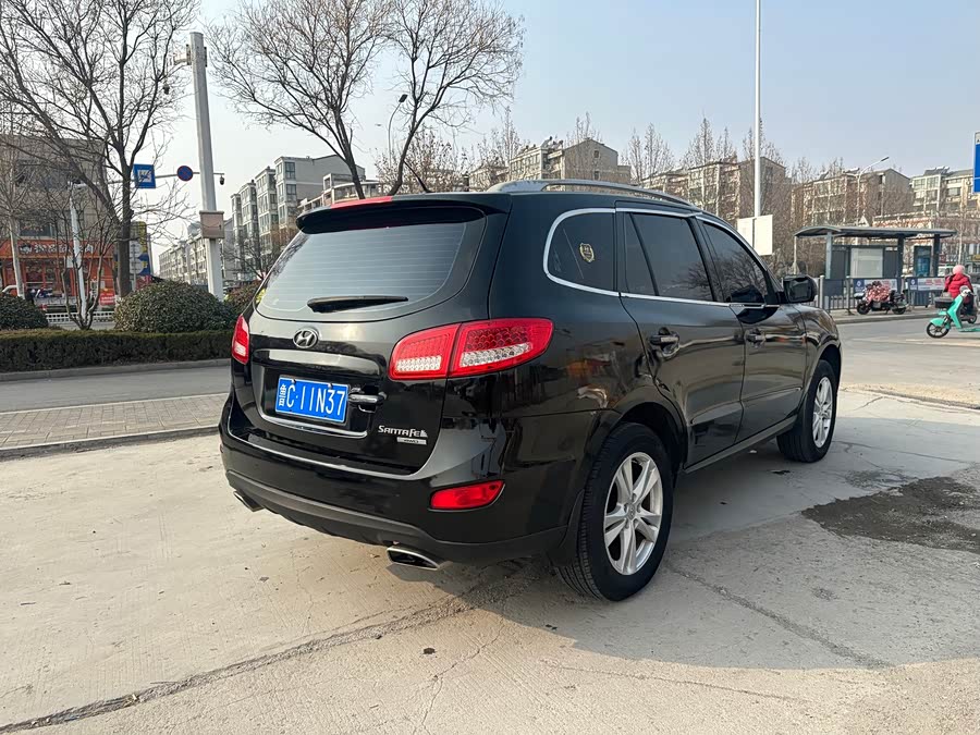 Hyundai Santa Fe Classic 2010 car image #8