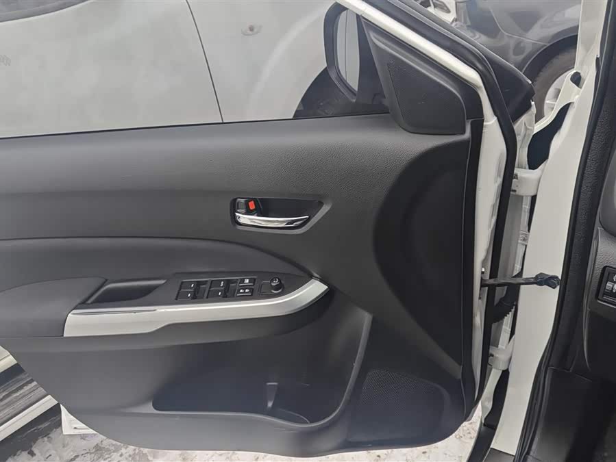 Suzuki Vitara 2017 image de voiture #8