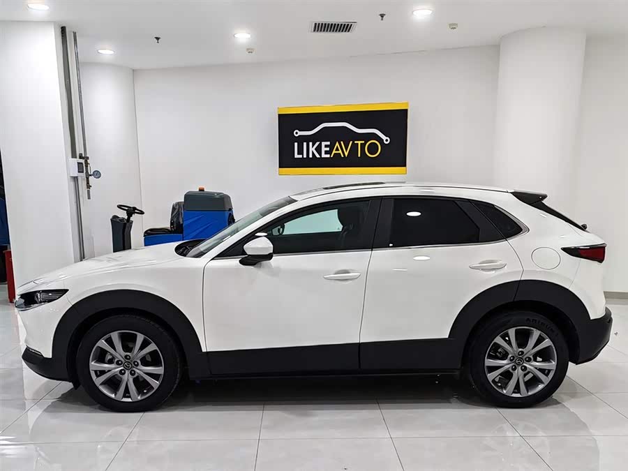 Mazda CX-30 2023 immagine di auto #8
