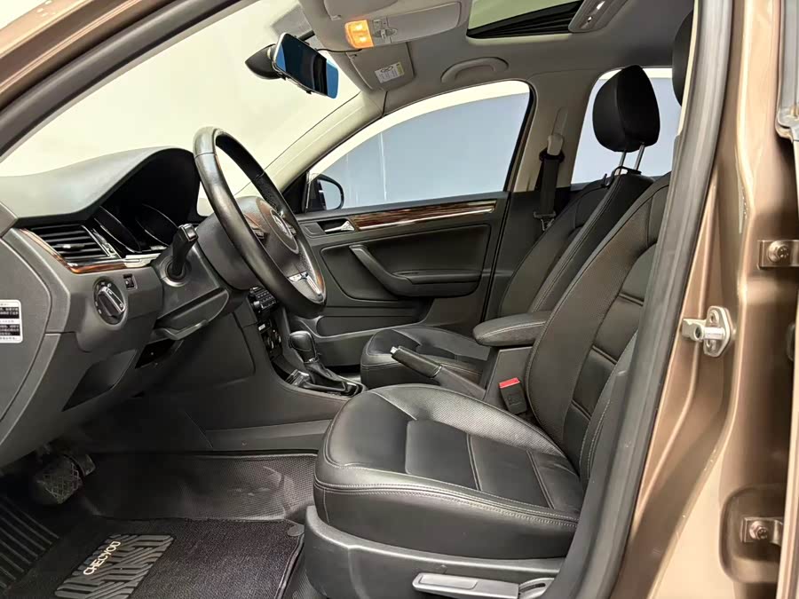 Volkswagen Bora 2015 car image #8