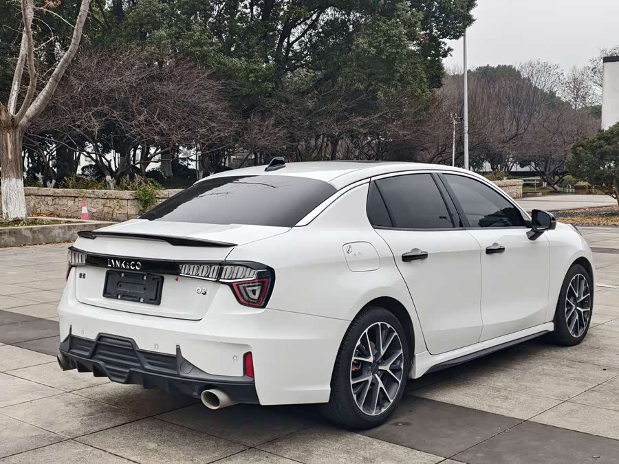 Lynk & Co 03 2020 car image #8