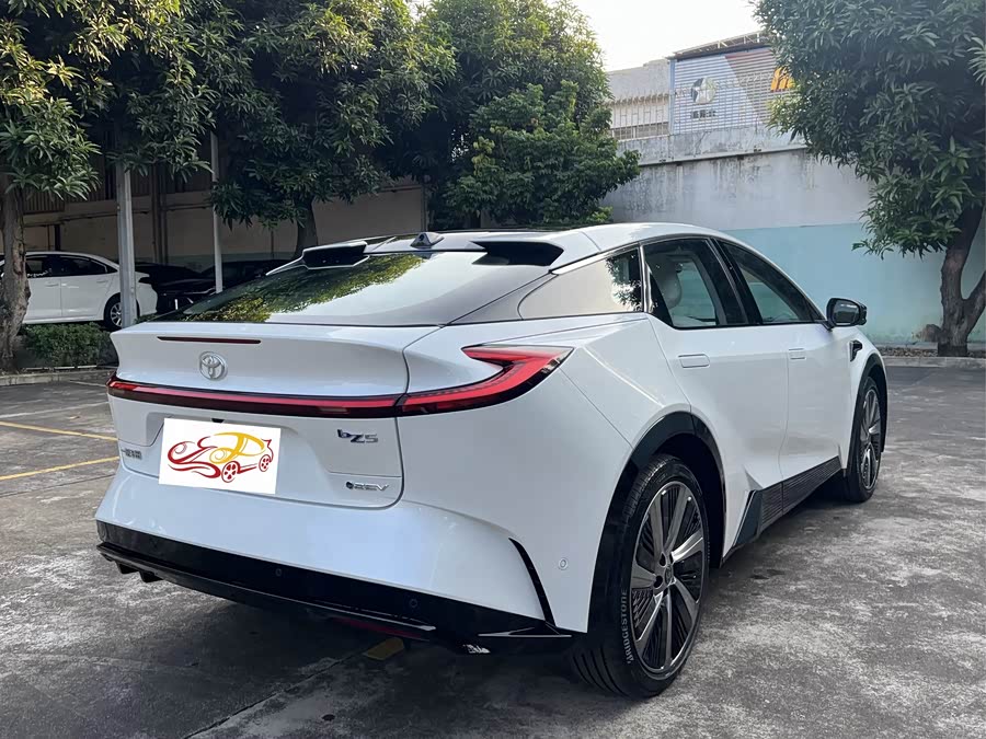 Toyota bZ5 2025 car image #8