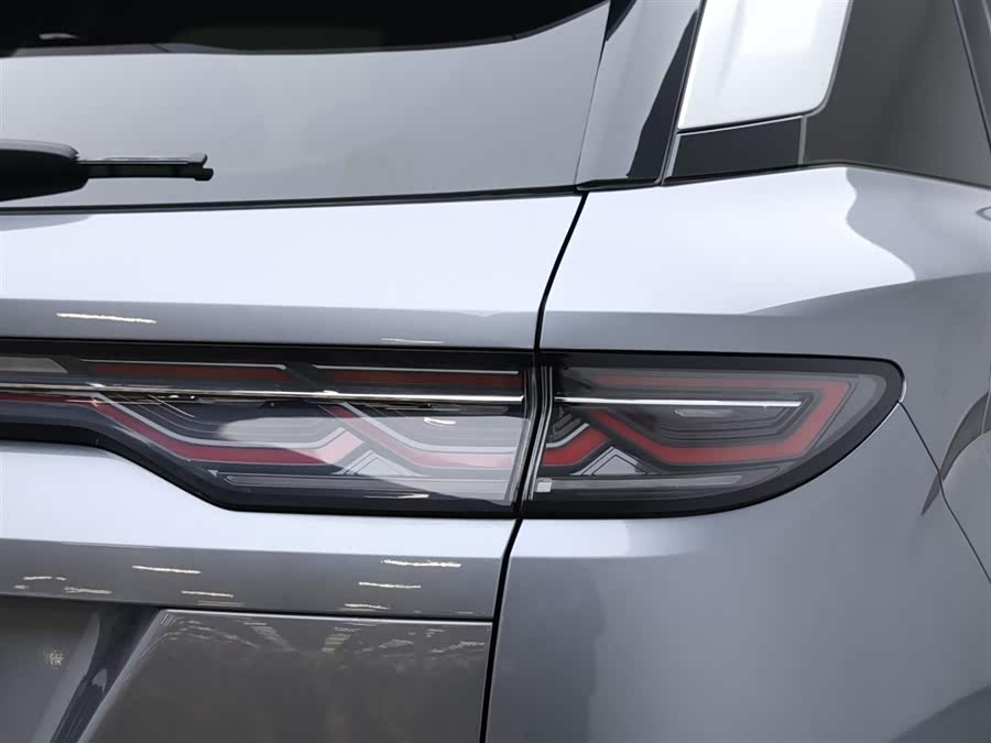 BYD SongL DM-i 2025 car image #8