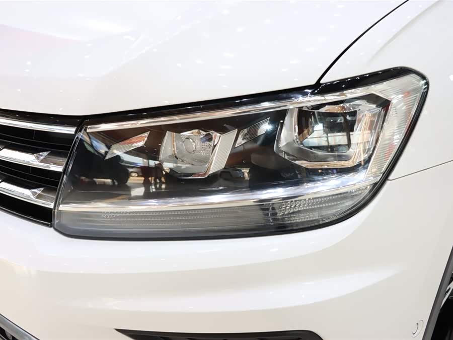Volkswagen Tiguan L 2020 car image #8