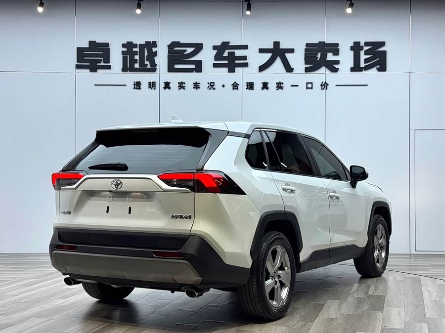 Toyota RAV4 2022 car image #8