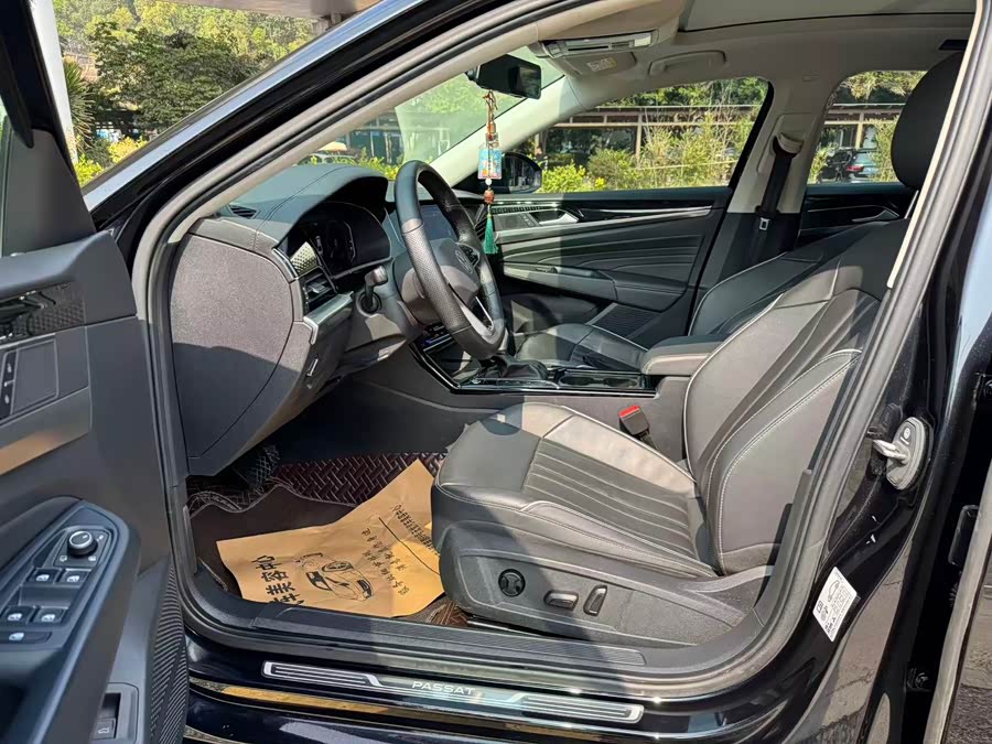 Volkswagen Passat 2023 car image #8