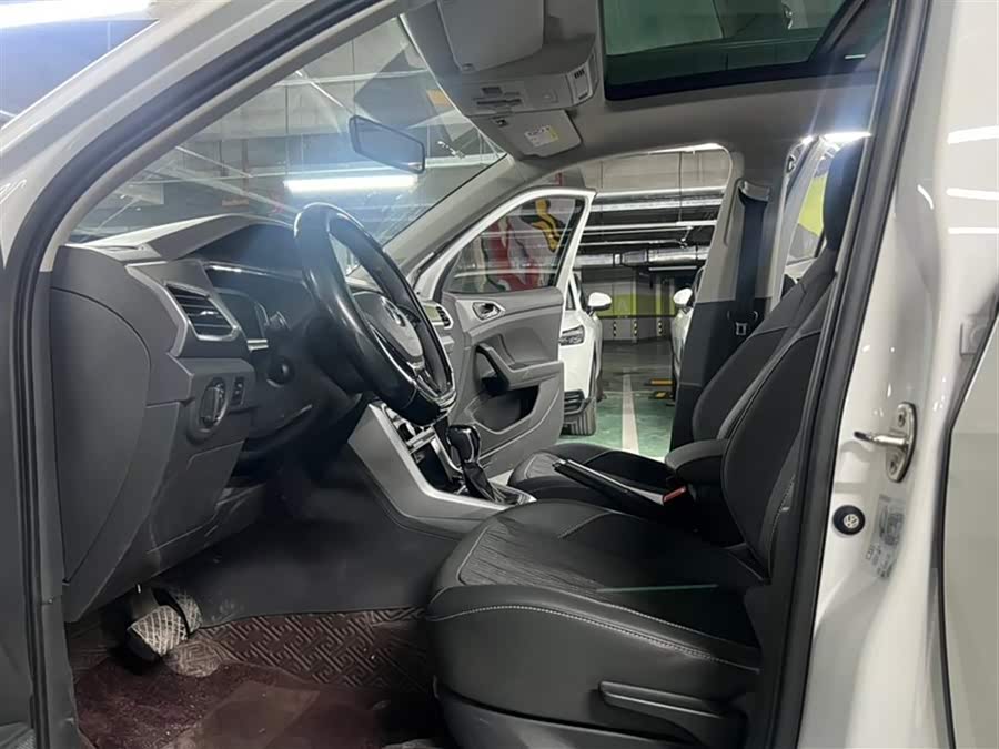 Volkswagen T-Cross 2022 car image #8